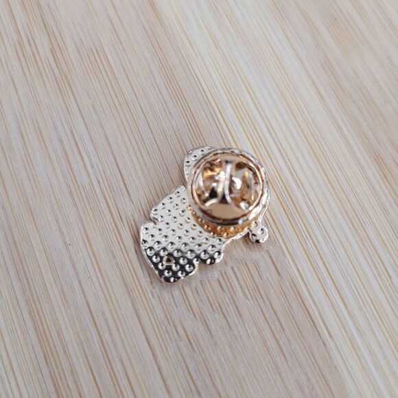 2/$20 Brand New Snoopy Sleep Pin Brooch - Picture 2 of 3